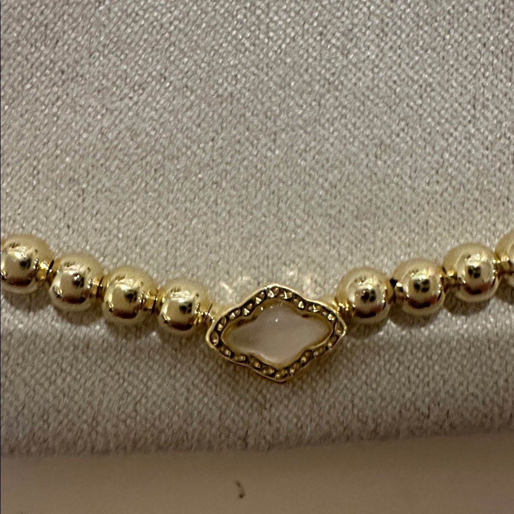 Kendra Scott Abbie beaded necklace gold natural mother of pearl - Picture 3 of 3